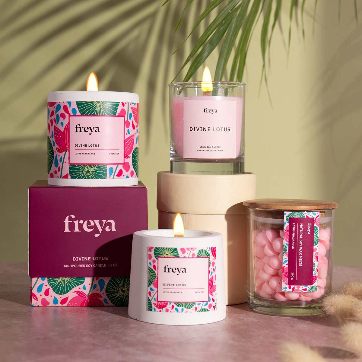 Mini Divine Lotus Concrete Candle