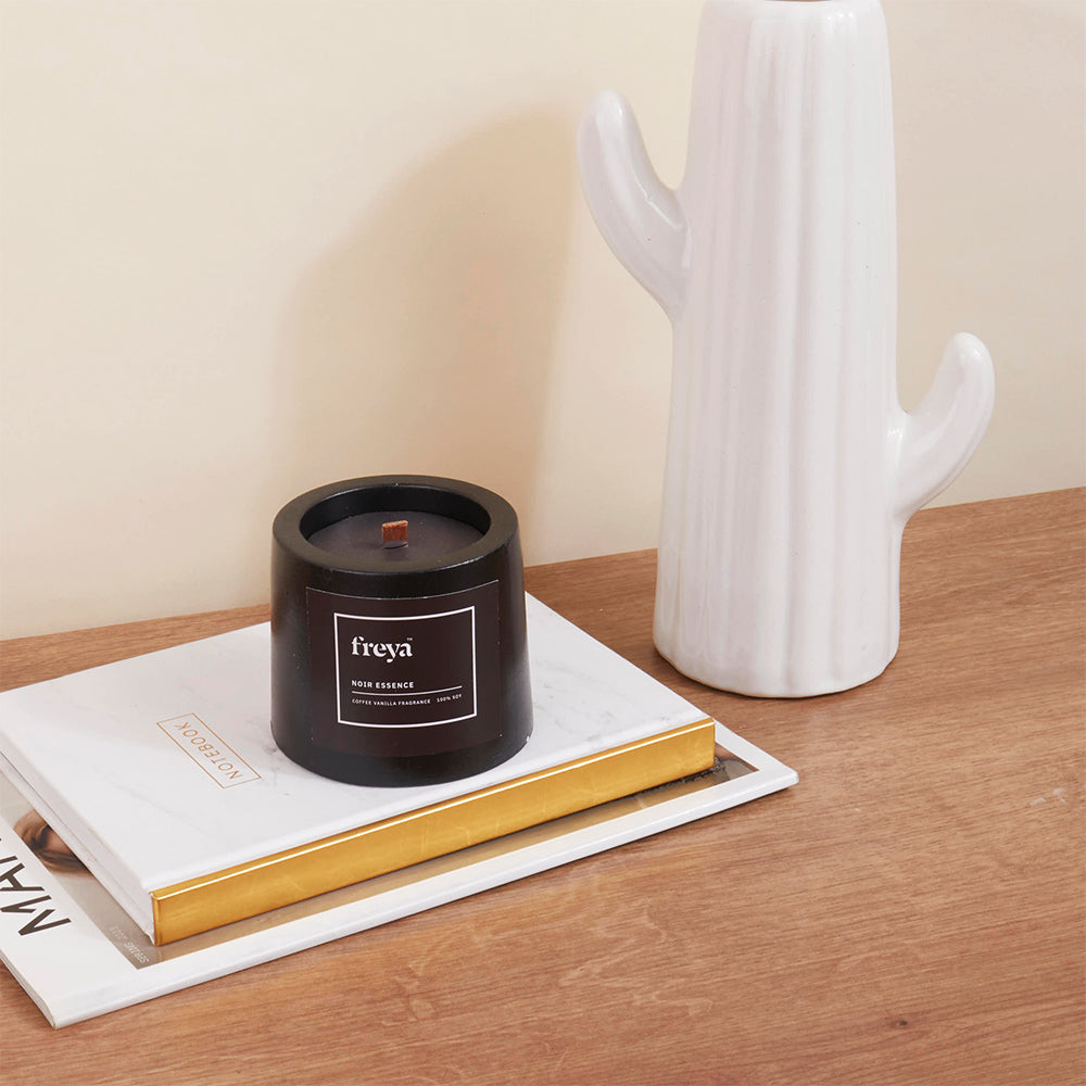 Mini Noir Essence Concrete Candle